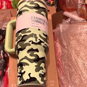 Fashion Camouflage Tumbler - Green